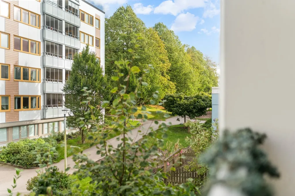 Jardin - Bright Apartment with Sunny Balcony in Göteborg