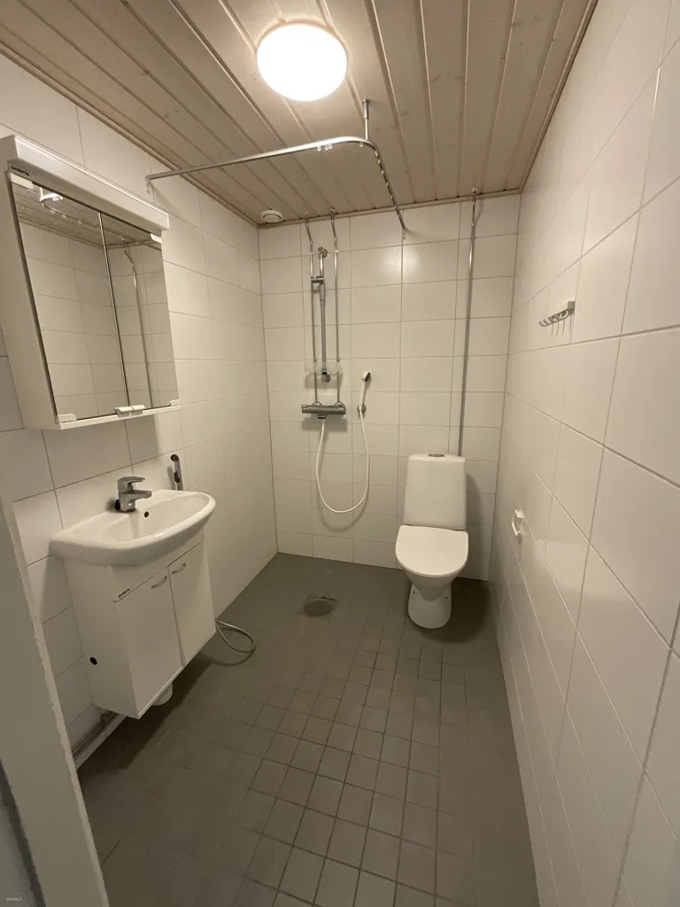Salles de bain - Bright 2-Bedroom Apartment with Balcony in Nilsia