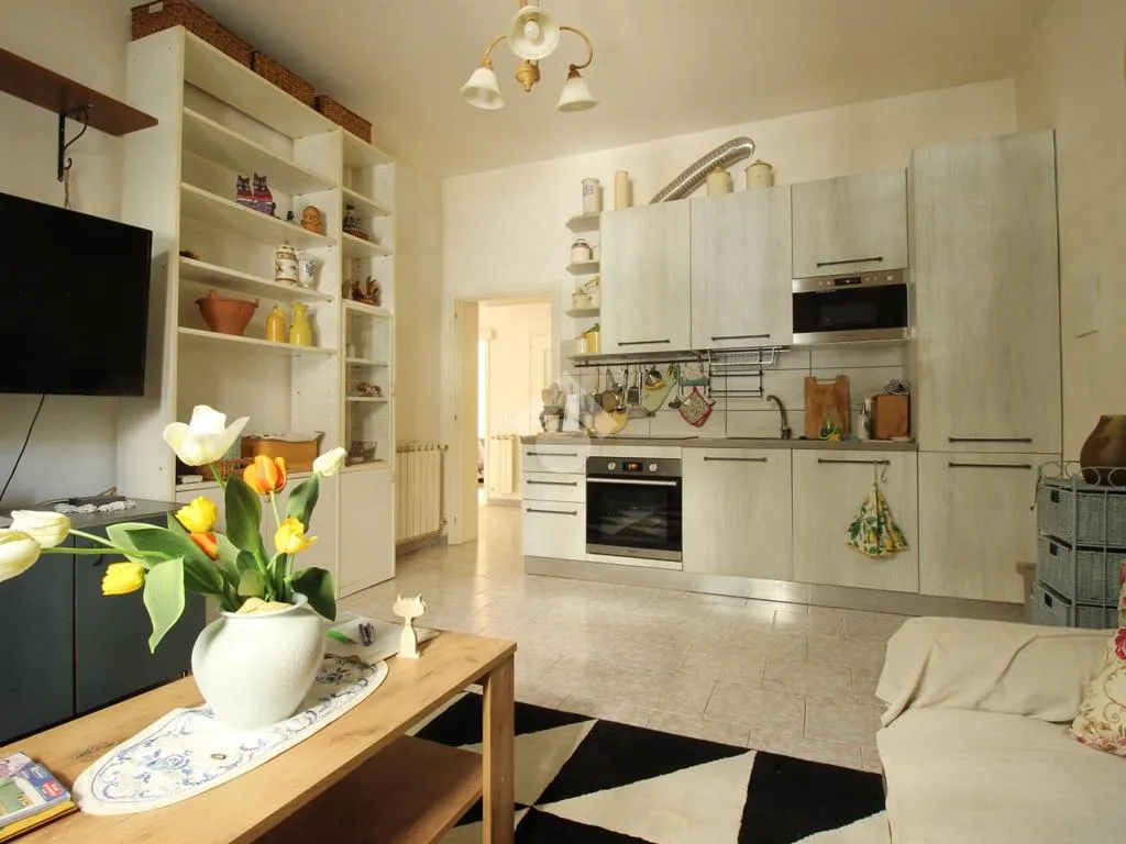 Soggiorno - Terrace-Accessed Apartment in Prato
