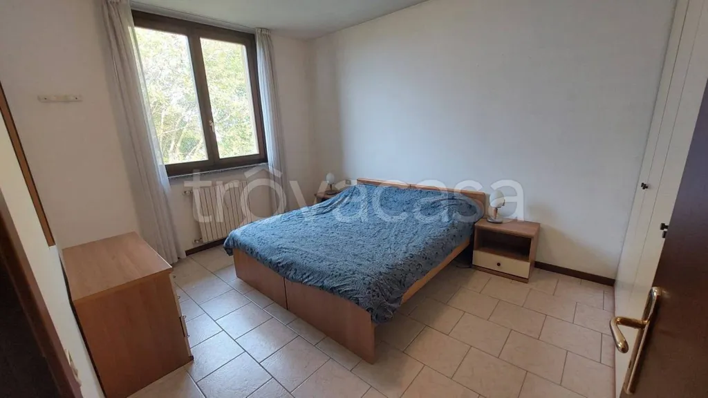 Chambres - Bright Two-Bedroom Apartment with Parking in Oggiona