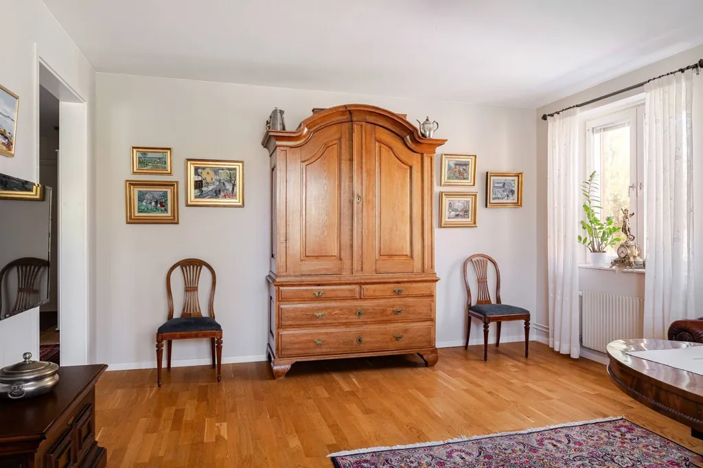 Séjour - Apartment with Balcony and Cathedral View in Skara