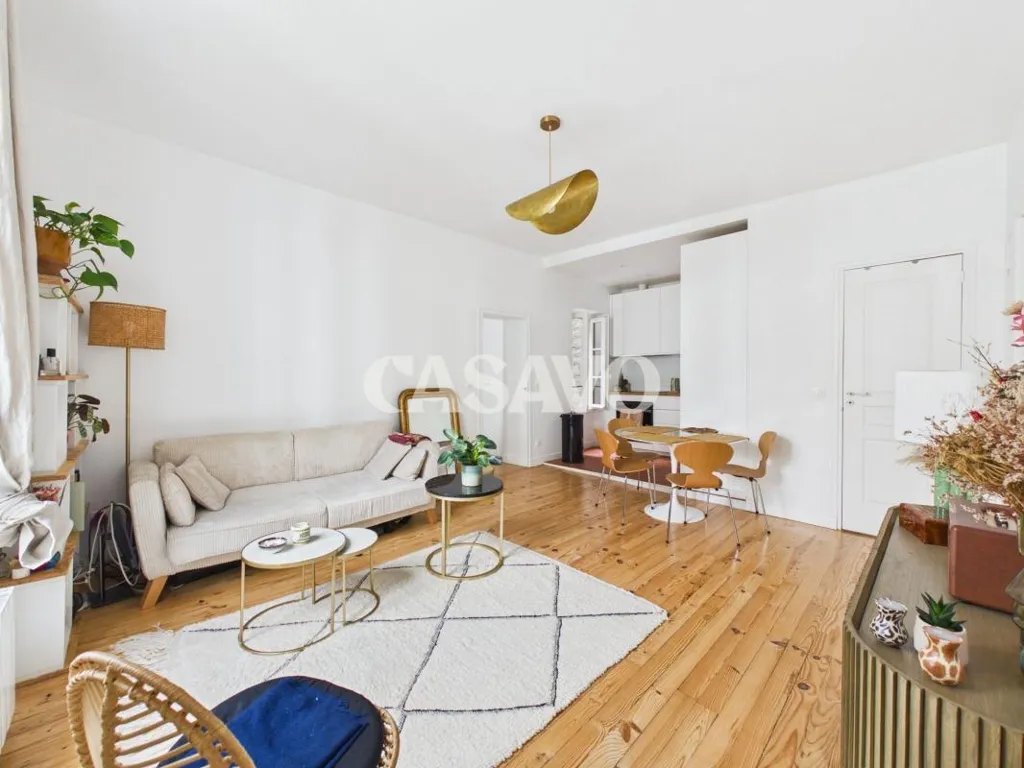 Séjour - Appartement 2 Pièces avec Cour Arborée à Paris 10ᵉ