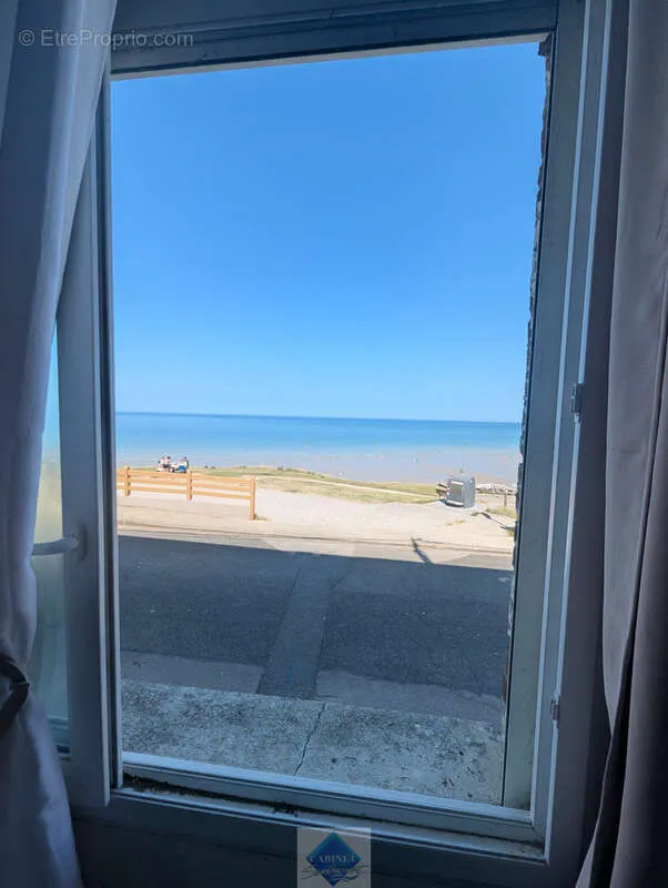 Stanze - Seafront Apartment with Parking near Onival