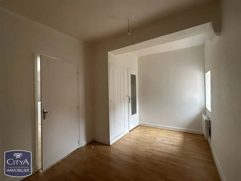 Toad - 1900s Flat with Courtyard View in Blois-Vienne