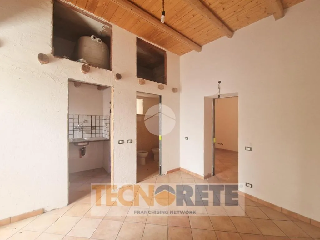 Pièces - Restored Two-Bedroom in Monreale