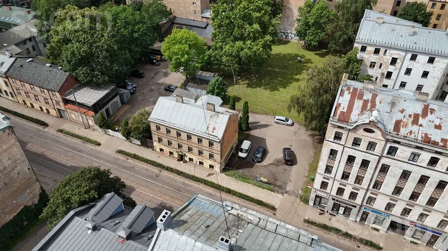 Vue aérienne - Two-Storey Brick House with Garden in Riga Centre