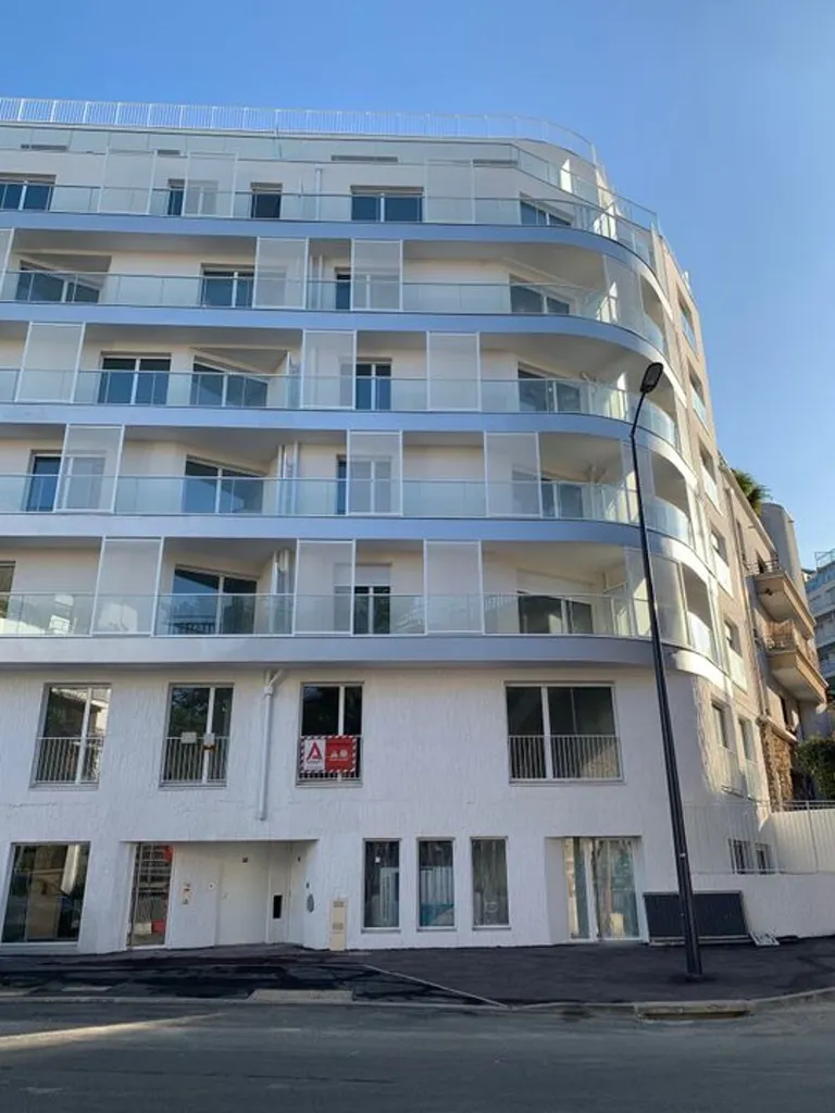 Välivaade - Studio with Balcony in Issy-les-Moulineaux