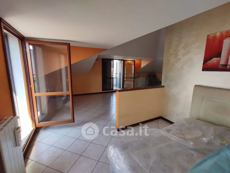 Chambres - Two-Level Apartment with Balcony in Bergamo