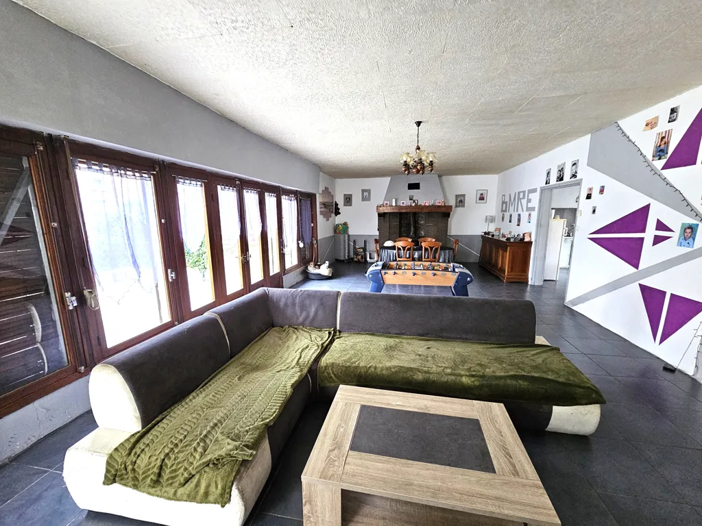 Soggiorno - Semi-Pitched House with Garden near Centre