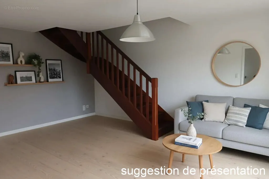 Séjour - Immeuble de Rapport 100 % Loué à Ribérac