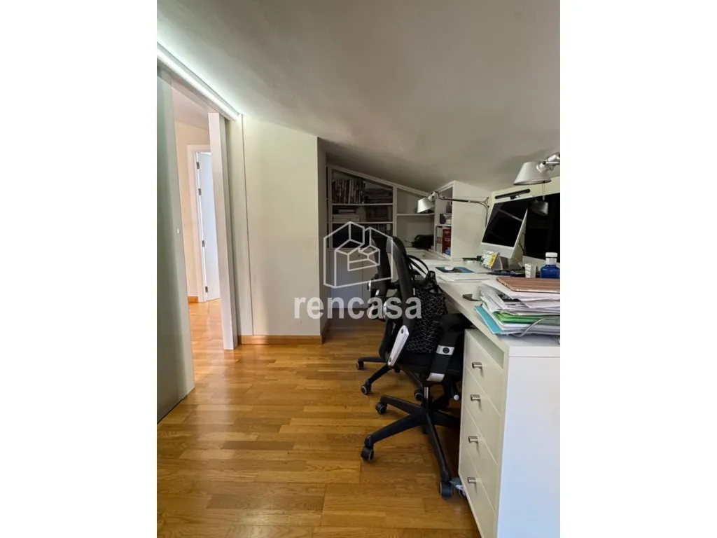 Kabinet - South-Facing Duplex Apartment with Balcony in Prat de la Riba