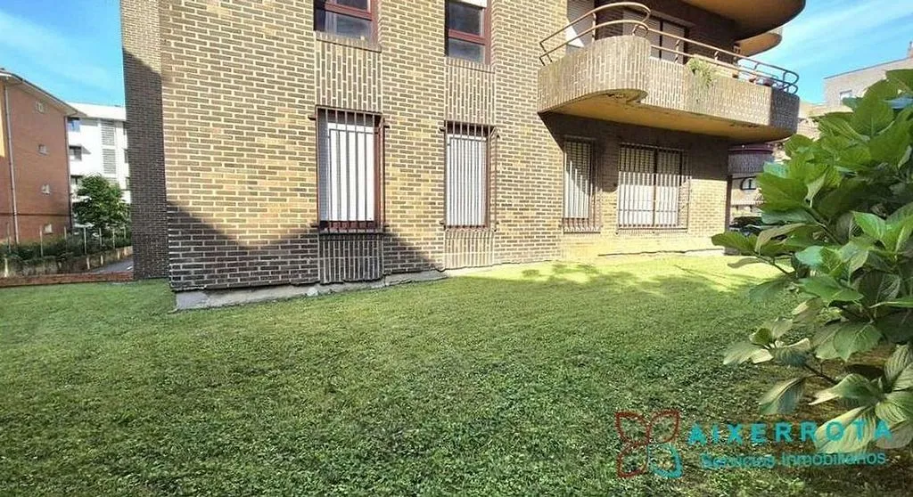 Garden - Ground Floor Flat with Garden in Algorta, Getxo