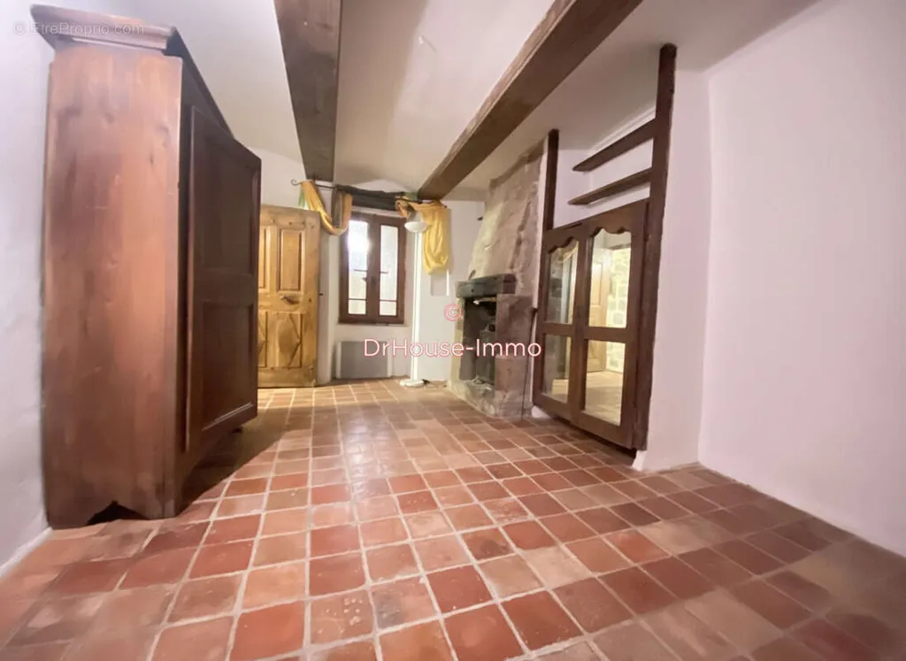 Pièces - Maison de Village en Pierre avec Balcon à Mirabel