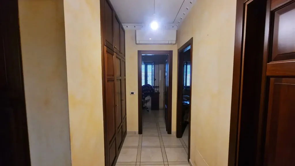 Esik - Apartment with Two Balconies in Curti