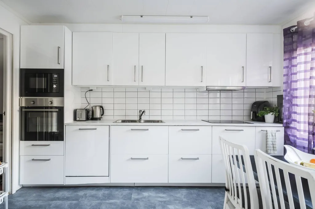 Köök - Apartment with Balcony in Andersberg