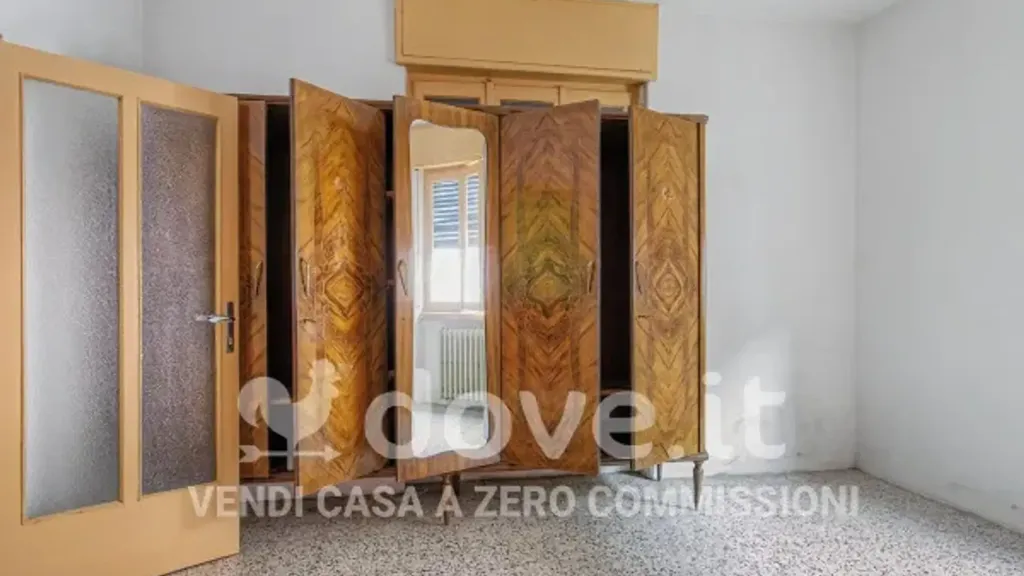 Pièces - Villa for Renovation in Zogno