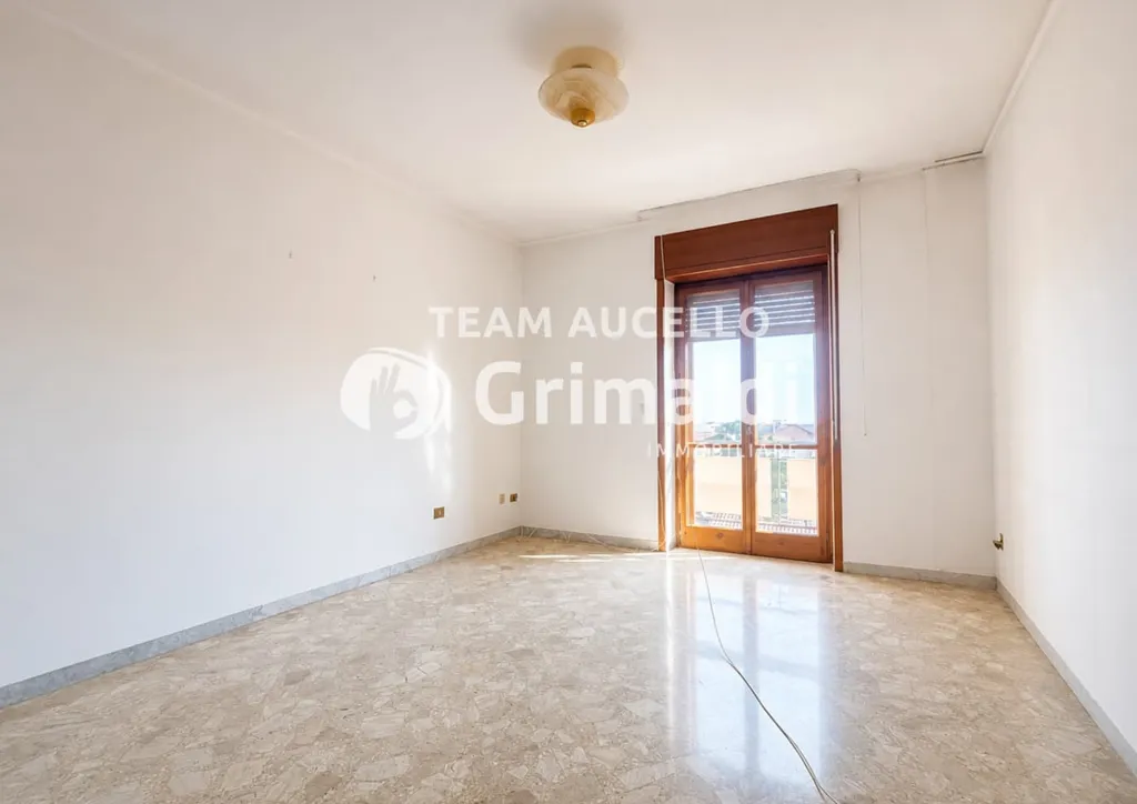 Pièces - Spacious Apartment with Triple Exposure in Pontecagnano Faiano
