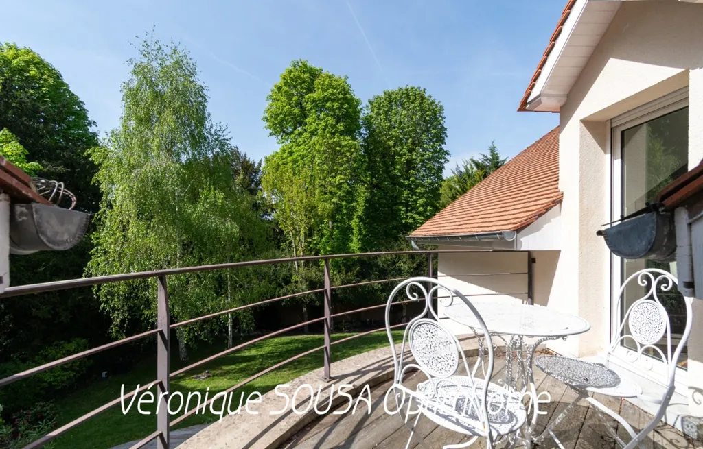 Terrass - Family House with Garden in L'Étang-la-Ville