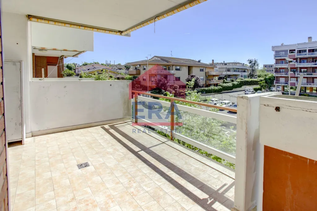Rõdu - Apartment with Terrace in Acilia, Rome