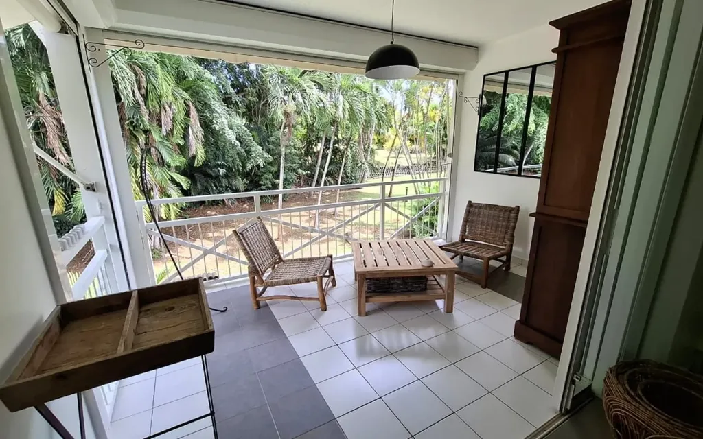 Terrasse - Appartement T2 Meublé avec Terrasse à Petit-Bourg