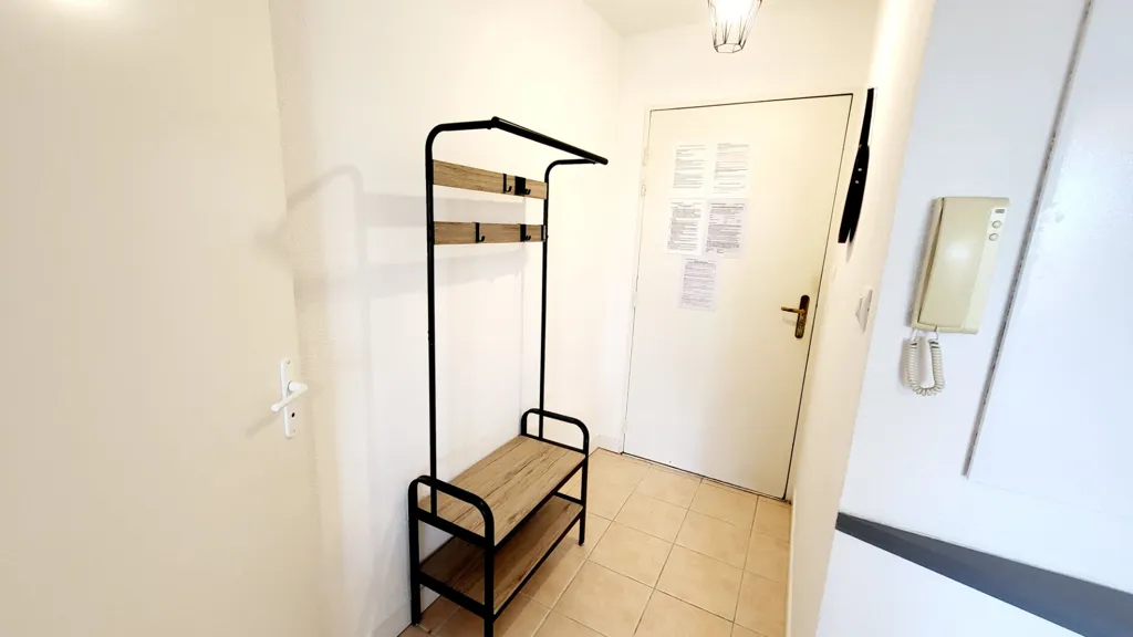 hallway_entrance