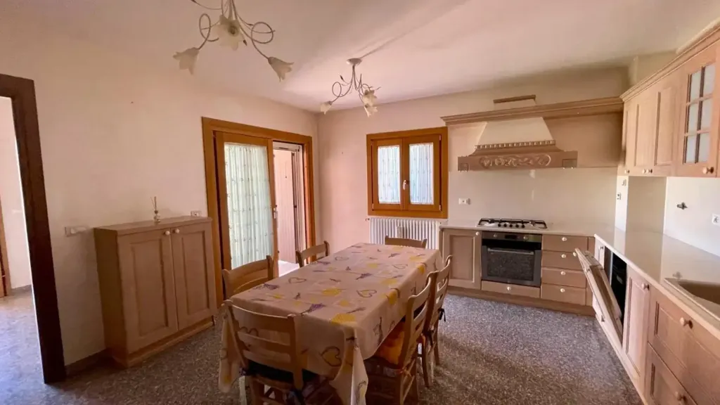 Salle à manger - Spacious Villa with Garden in Spilimbergo