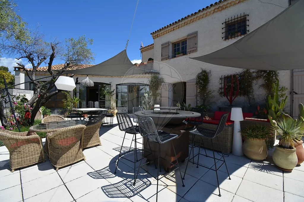Terrass - Character Mas with Pool in La Roquette-sur-Var