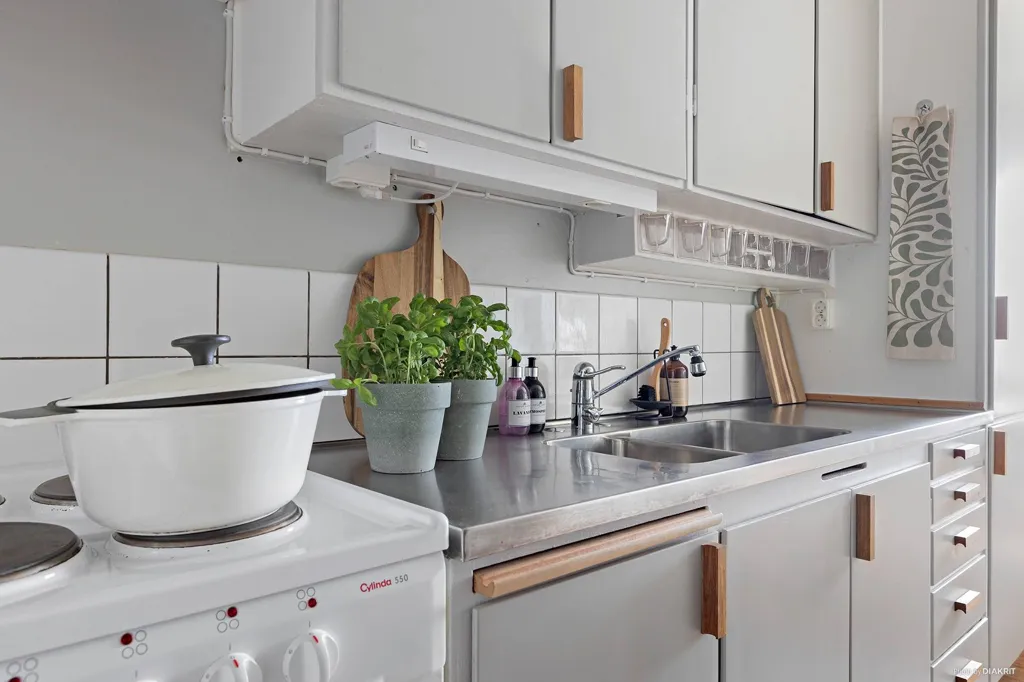 Kitchen - Apartment with Balcony in Falköping
