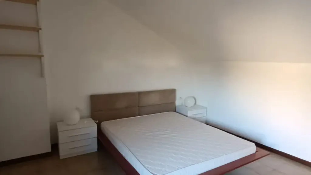 Chambres - Mansarded Flat with Private Balcony in Brescia