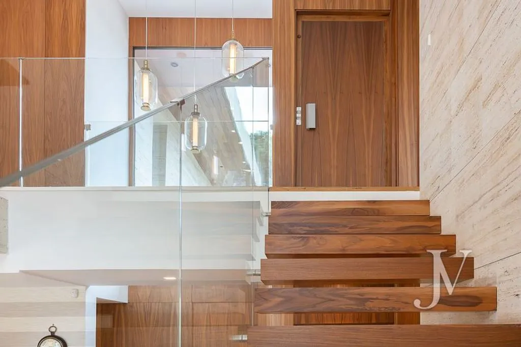 Toad - Luxury Villa with Pool in Montealina, Madrid