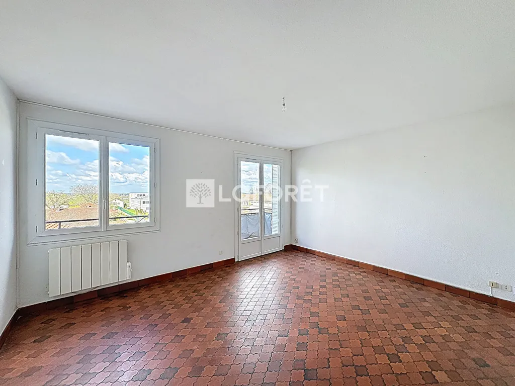 Toad - 4-Piece Flat with Balcony in Saint-Amour