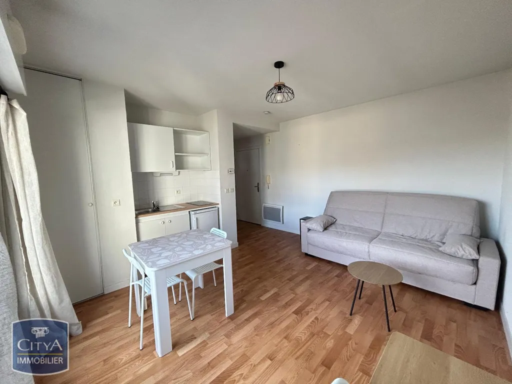 Cuisine - Appartement Meublé T1 avec Ascenseur à Laval
