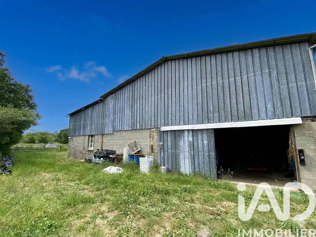 Jardin - Terrain de Loisirs avec Étang à Brée