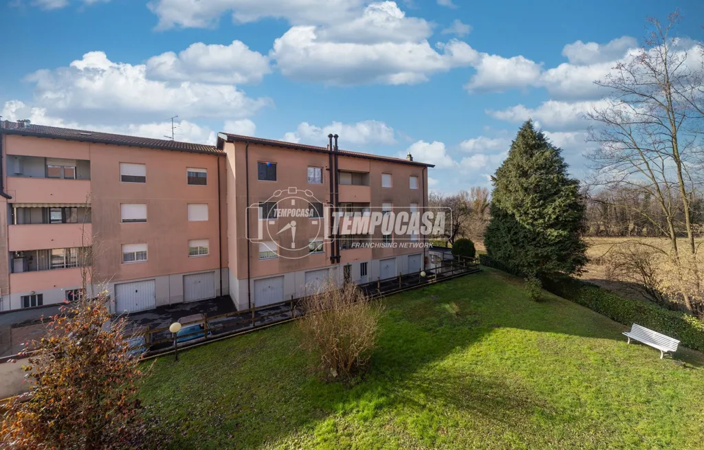 Jardin - Spacious Apartment with Balcony in Barzago