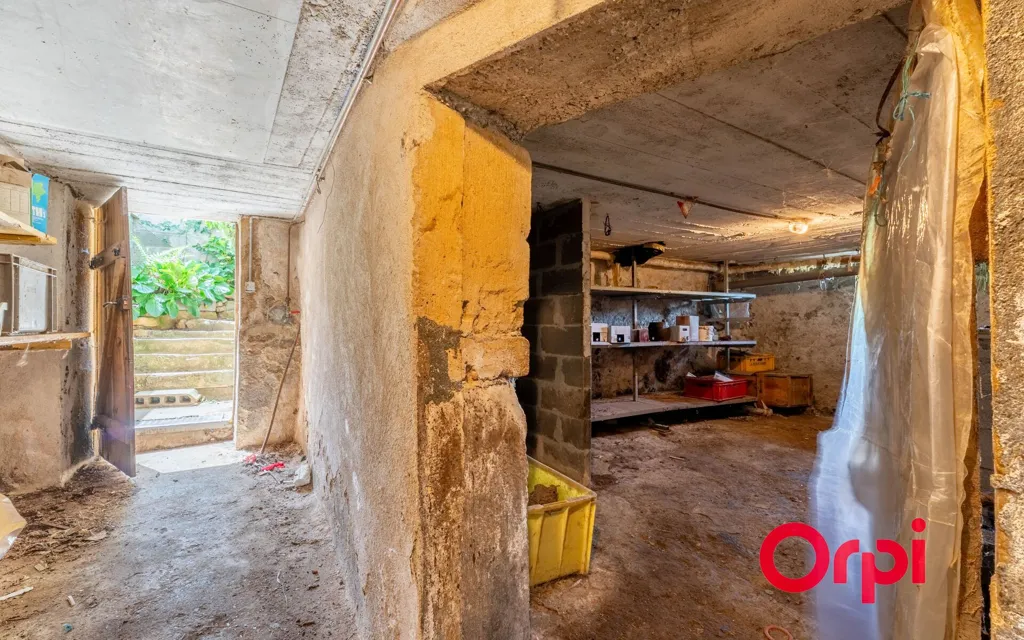 Pesuköök - Renovated House with Panoramic View in L'Arbresle