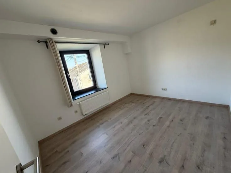 Toad - Spacious Flat with Terrace in Houffalize
