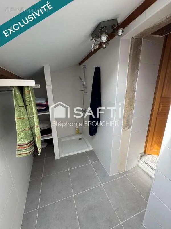 Vannitoad - Multi-Unit Apartment Building with Parking in Vallon-Pont-d'Arc