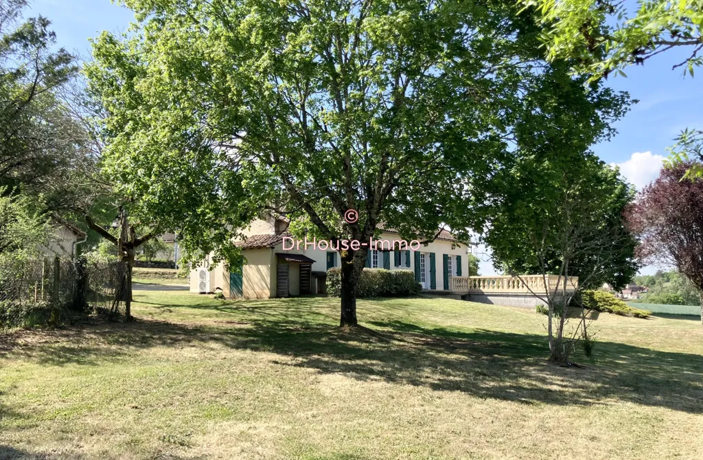 Jardin - Maison de Plain Pied avec Terrain à Cubjac