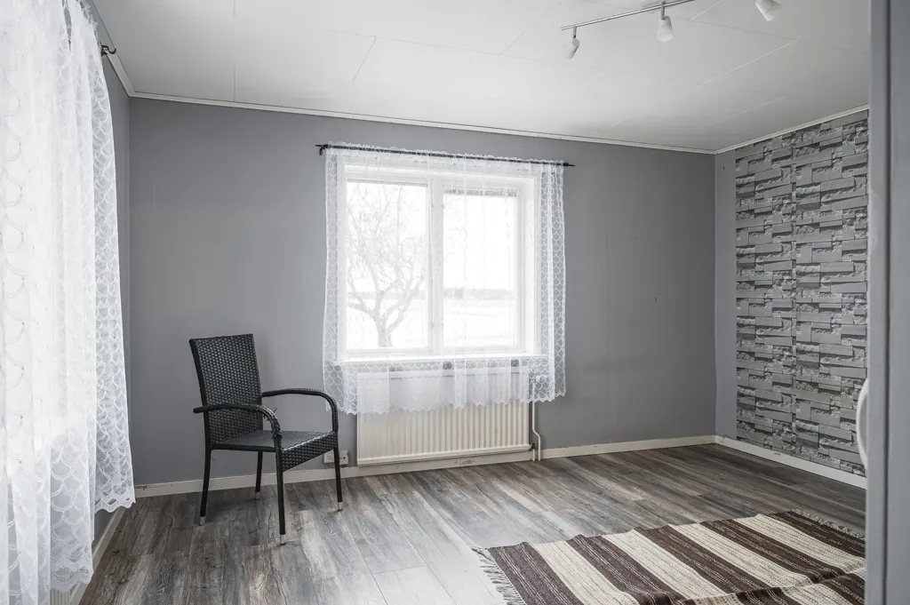 6-toaline maja asukohas Skara