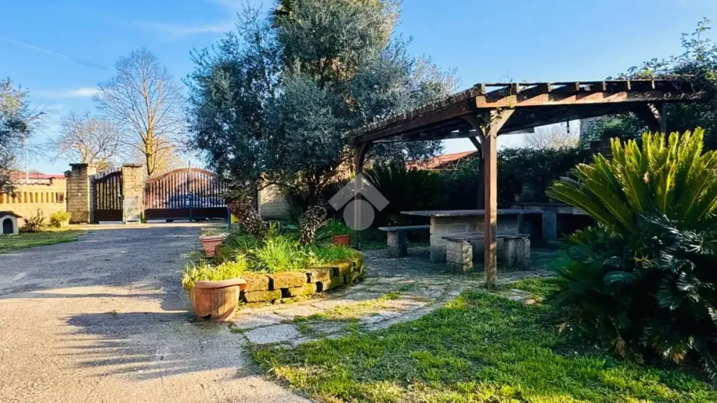 Aed - Villa with Private Garden in Bracciano