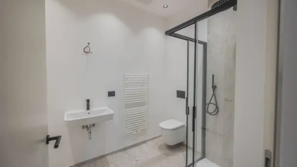 Salles de bain - Rustic Flat with Terrace in Merano
