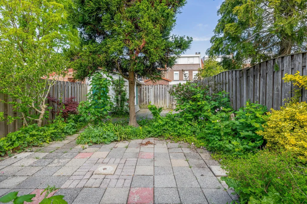 Jardin - 5-Bedroom House with Garden in Rhoon
