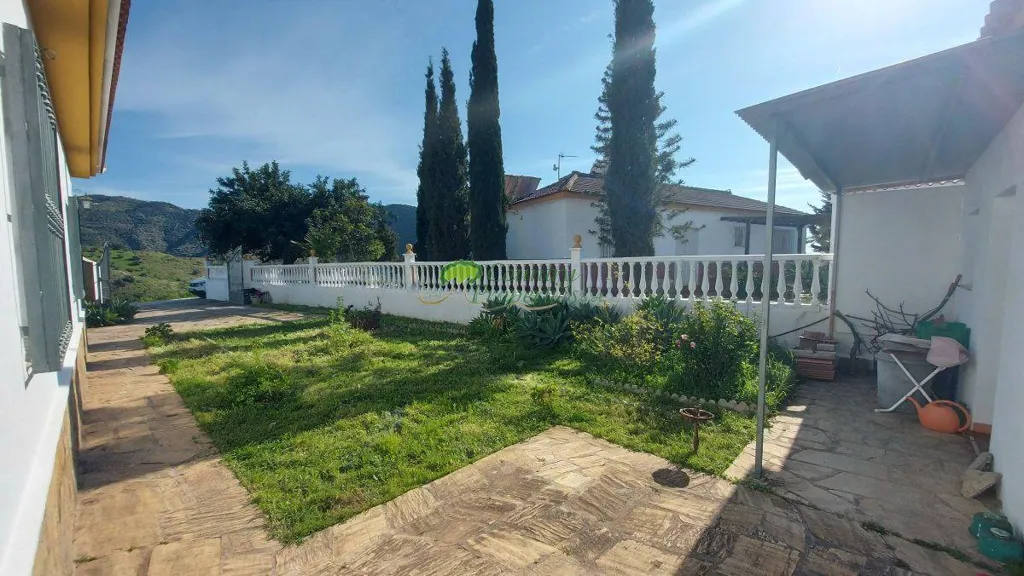 Aed - Villa with Pool and Mountain Views in Canillas de Aceituno