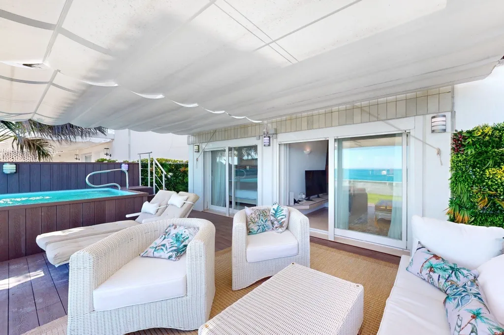 Terrasse - Beachfront Duplex with Private Pool in Estepona