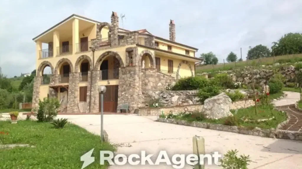 Extérieur - Panoramic Villa with Olive Grove in Castel Campagnano