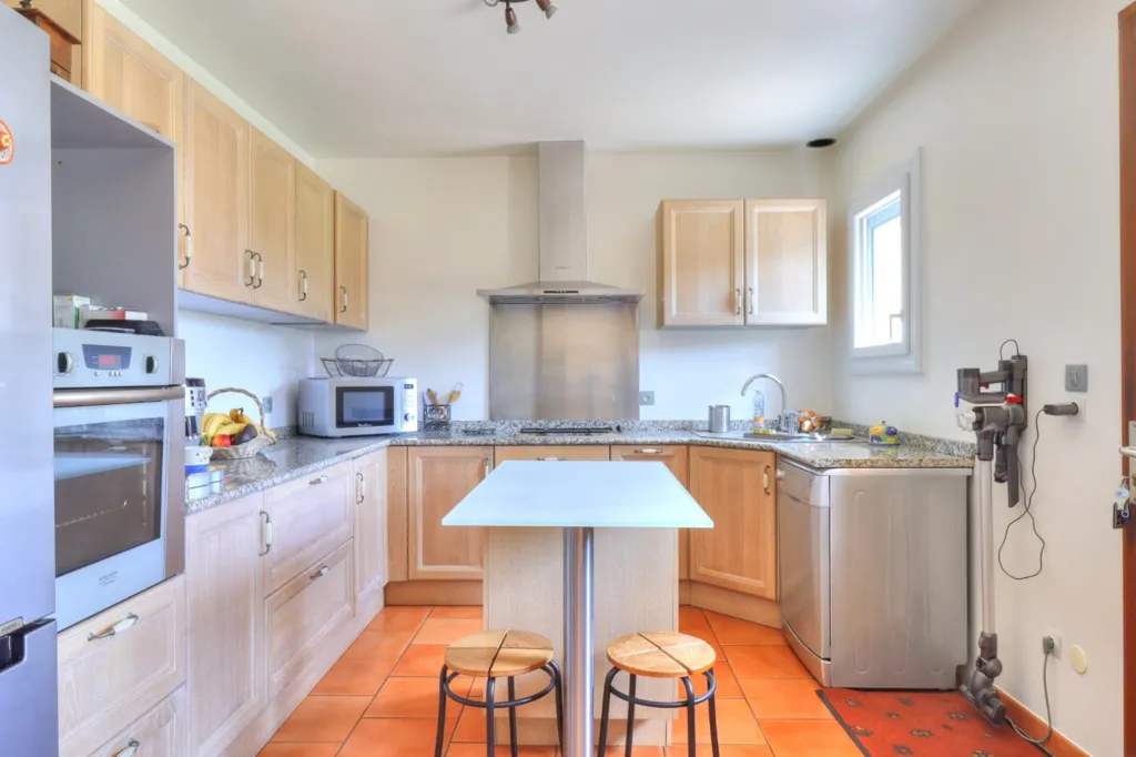 Cuisine - Maison Charmante avec Terrasse à 5' de Dreux