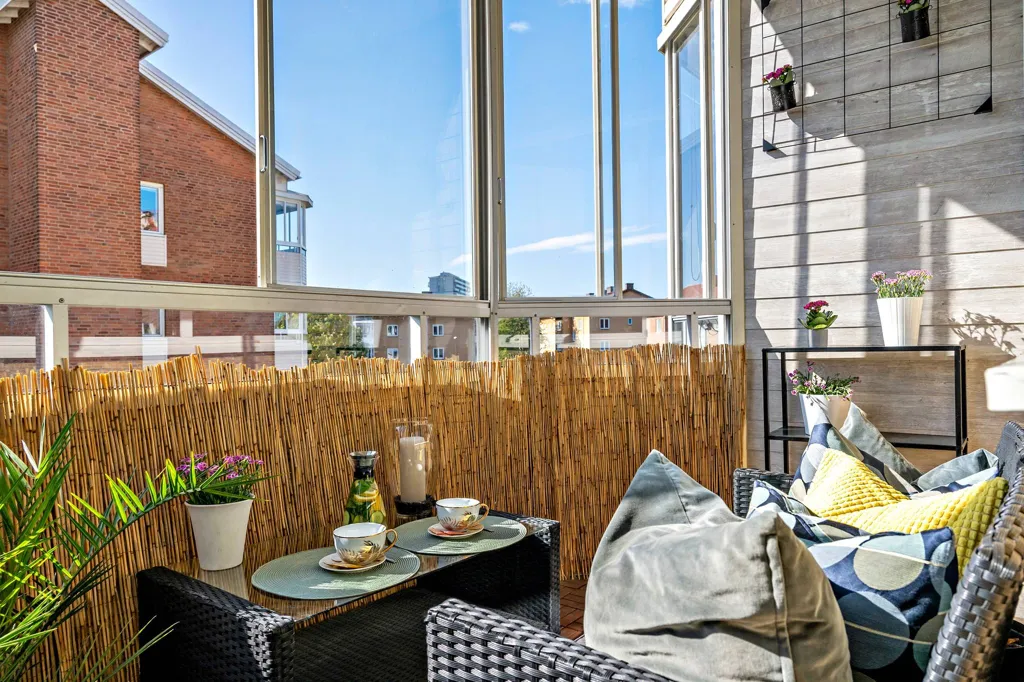 Balcony - Modern Two-Bedroom with South-Facing Balcony in Malmö