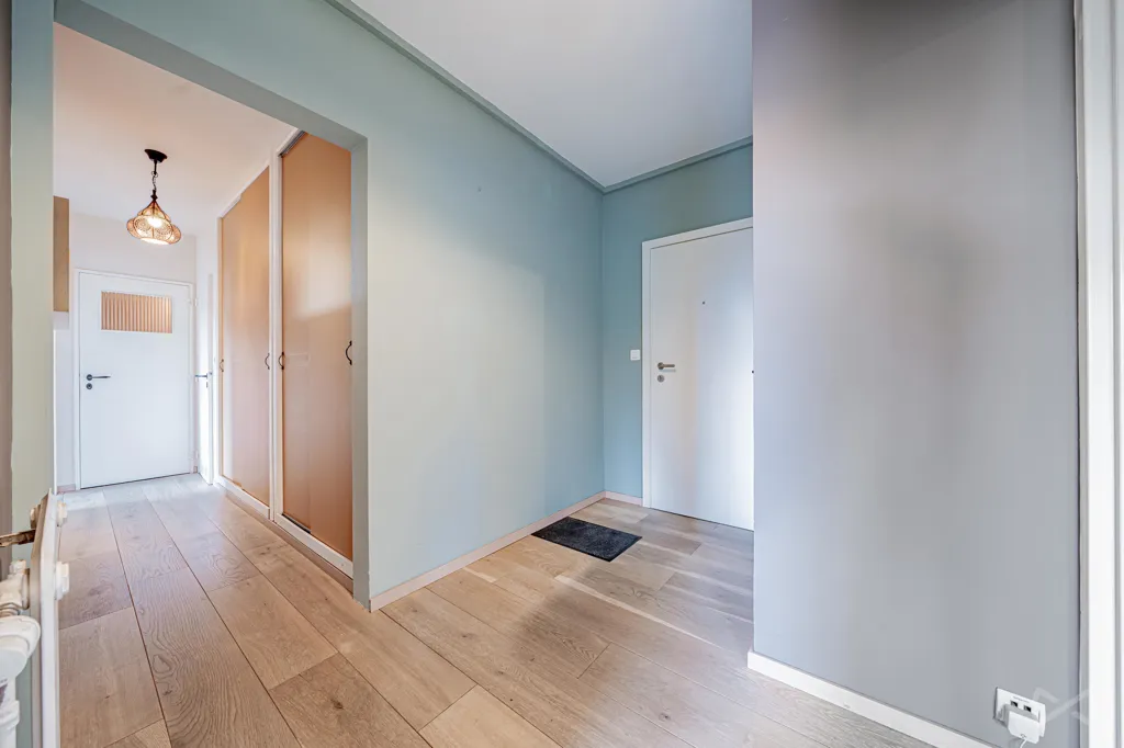 Esik - Apartment with Terrace in Ganshoren