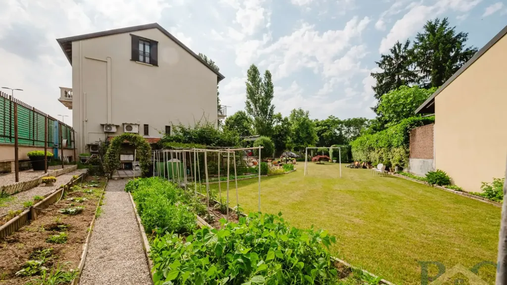 Giardino - Bifamiliar Villa with Garden in Milan