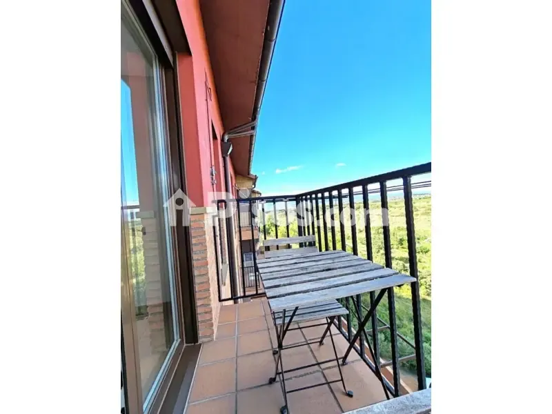 Apartamento exterior con balcón en Lanciego